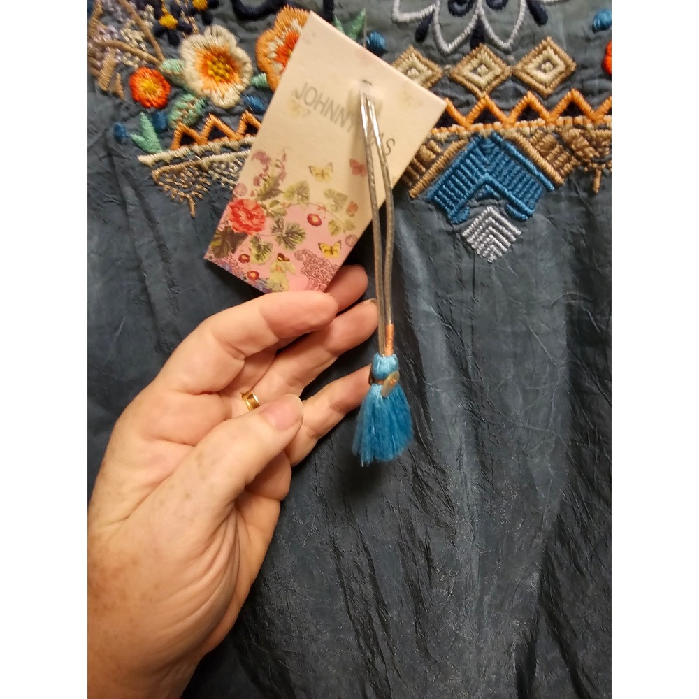 Johnny Was Blue Embroidered Silk Blend Tunic Blouse V-Neck Boho Top Size 3 NEW - Picture 6 of 7
